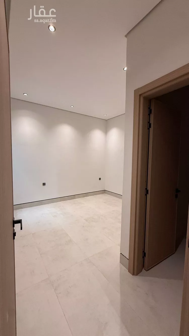 دور للبيع في شارع المراتبي, حي الوادي, مدينة الرياض, منطقة الرياض صورة 4