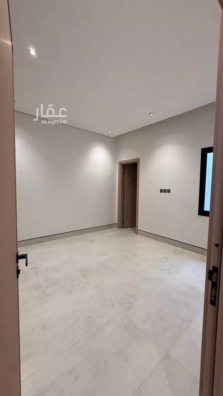 دور للبيع في شارع المراتبي, حي الوادي, مدينة الرياض, منطقة الرياض صورة 3