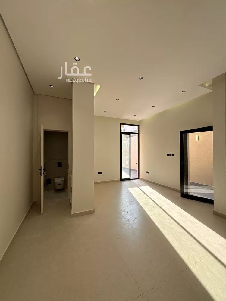 دور للبيع في شارع ثمالة بن أسلم, حي الملك فهد, مدينة الرياض, منطقة الرياض صورة 3