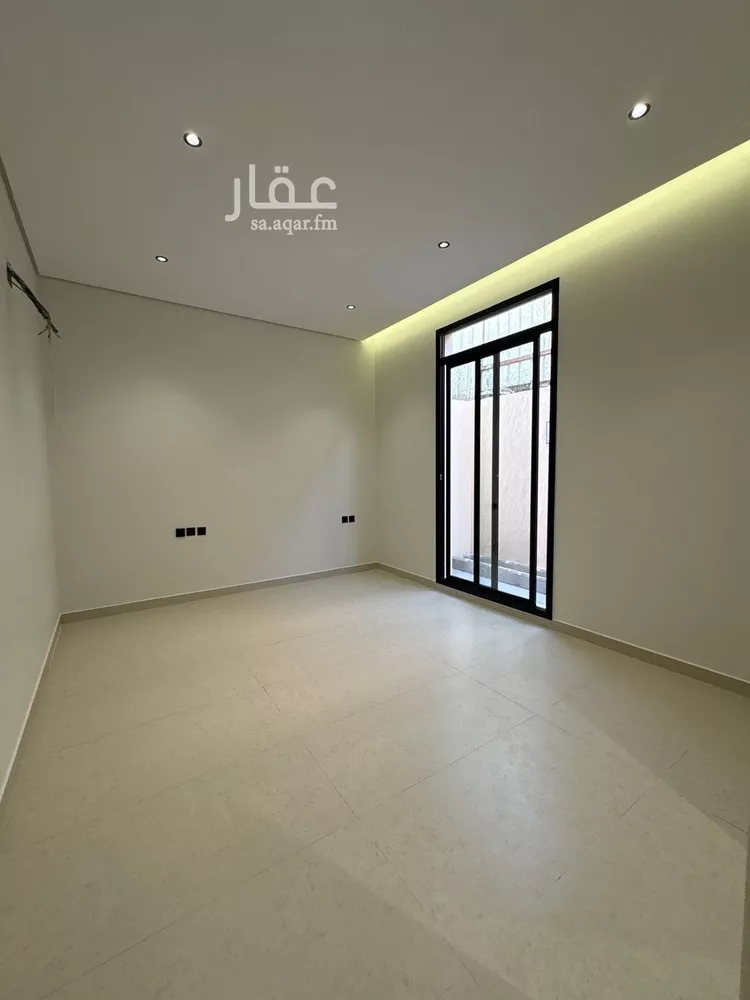 دور للبيع في شارع ثمالة بن أسلم, حي الملك فهد, مدينة الرياض, منطقة الرياض 8