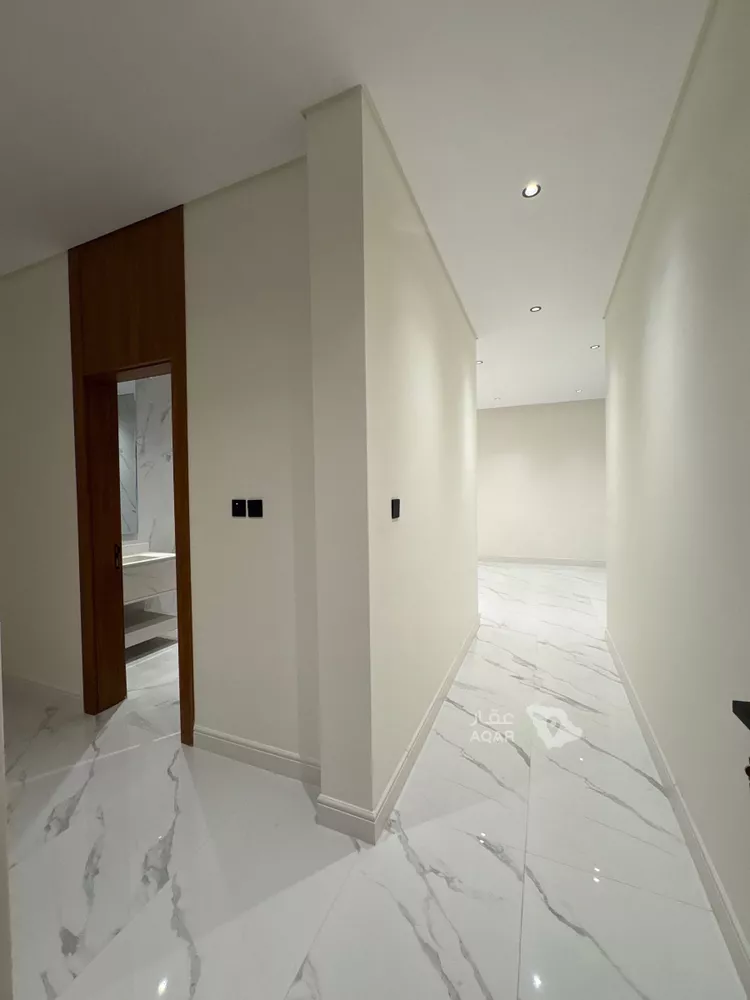 Villa for Sale in Riyadh Al Arid 10