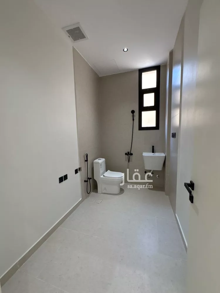Floor for Sale in Riyadh King Fahd 8
