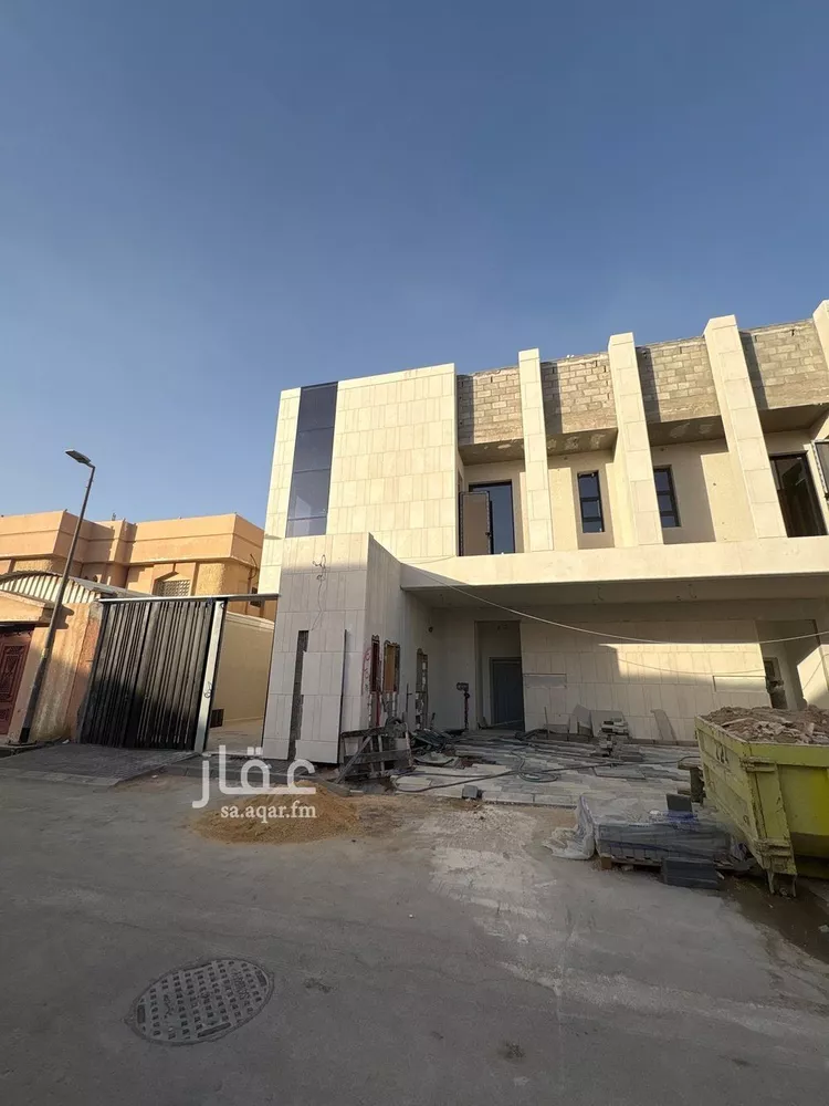 دور للبيع في شارع خروب, حي الملك فهد, مدينة الرياض, منطقة الرياض 1 صورة