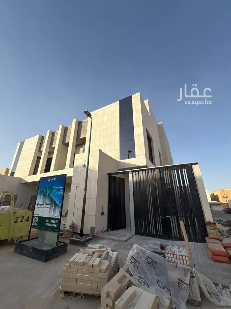 دور للبيع في شارع خروب, حي الملك فهد, مدينة الرياض, منطقة الرياض صورة 2