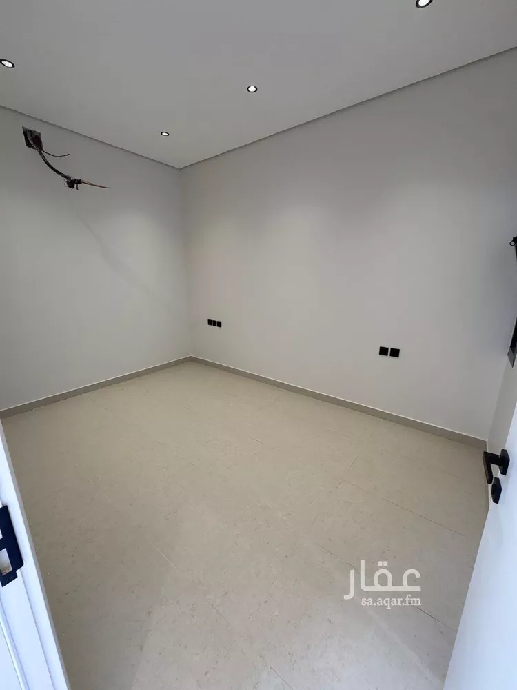 دور للبيع في شارع ثمالة بن أسلم, حي الملك فهد, مدينة الرياض, منطقة الرياض 8