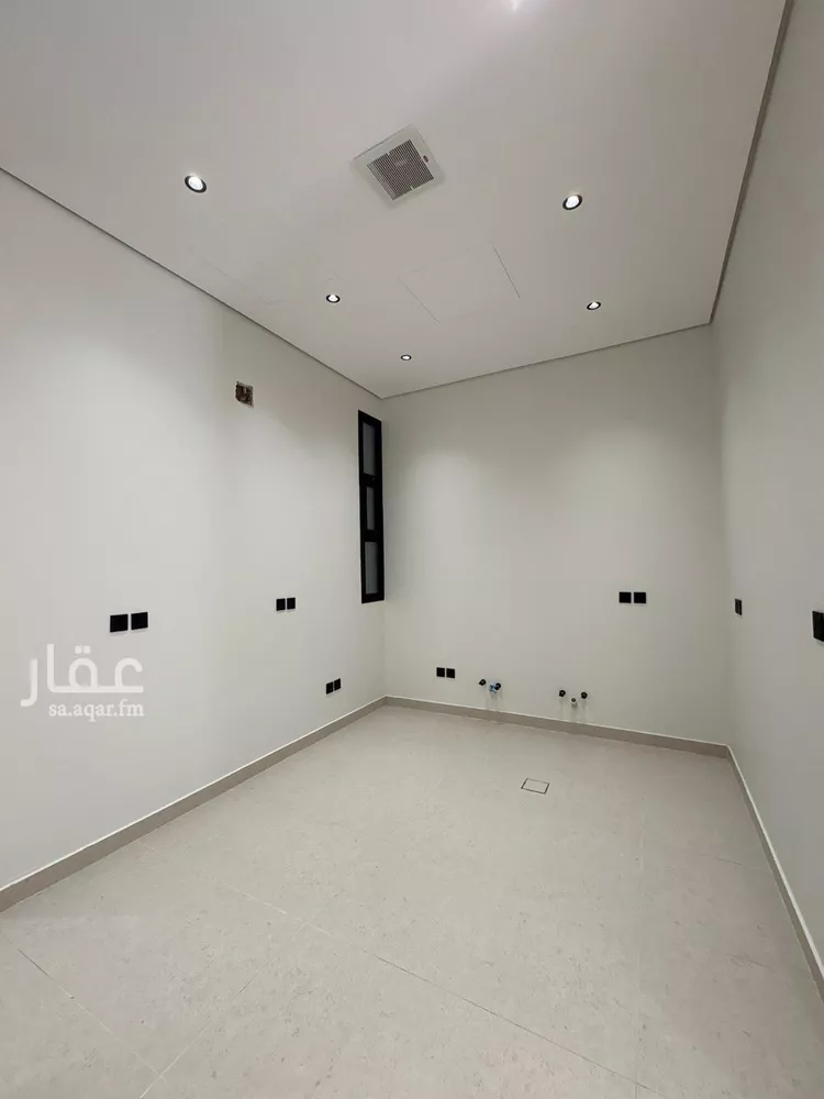 Floor for Sale in Riyadh King Fahd 7