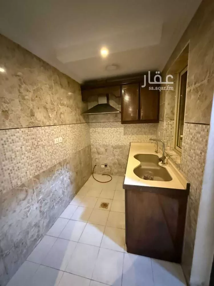 فيلا للإيجار في شارع أبو عبيدة بن الجراح ، حي القرية الثانية ، الدمام ، الدمام صورة 3