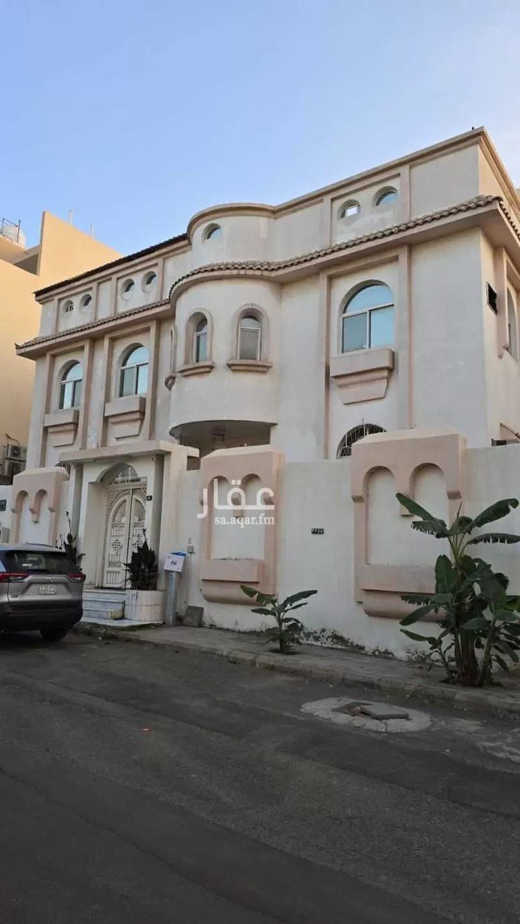 فيلا للبيع في شارع ابي حسن السدحاني, حي الحلقة الغربية, مدينة الطائف, منطقة مكة المكرمة