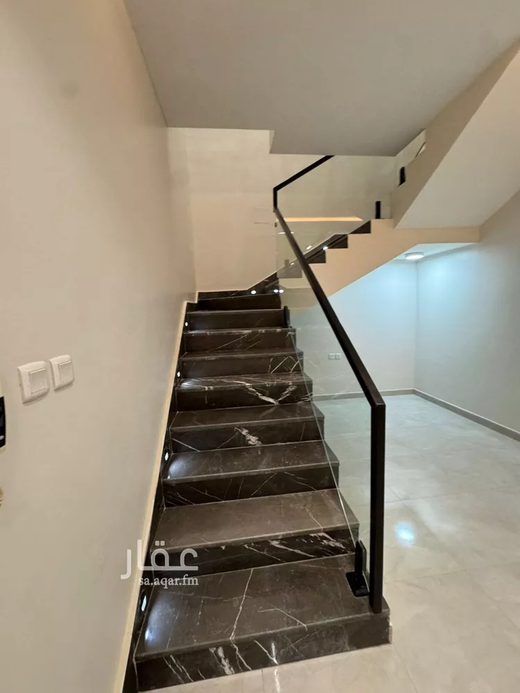 دور للبيع في شارع رقم 274, حي المونسية, مدينة الرياض, منطقة الرياض صورة 5