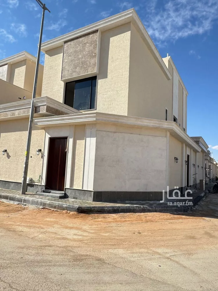 فيلا للبيع في شارع جبل المشايخ, حي القادسية, مدينة الرياض, منطقة الرياض صورة 2
