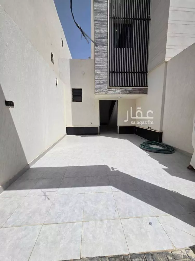 دور للبيع في شارع المحجر, حي الرمال, مدينة الرياض, منطقة الرياض صورة 3