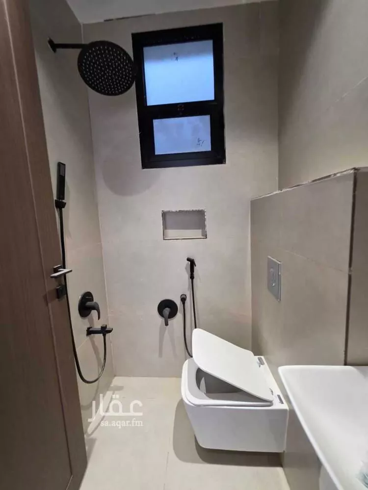 Floor for Sale in Riyadh Ar Rimal 8