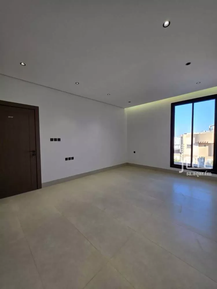 Floor for Sale in Riyadh Ar Rimal 15