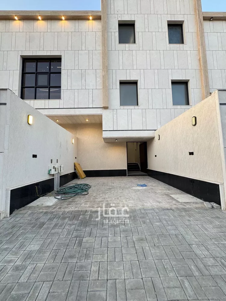 دور للبيع في شارع رقم 371, حي المونسية, مدينة الرياض, منطقة الرياض