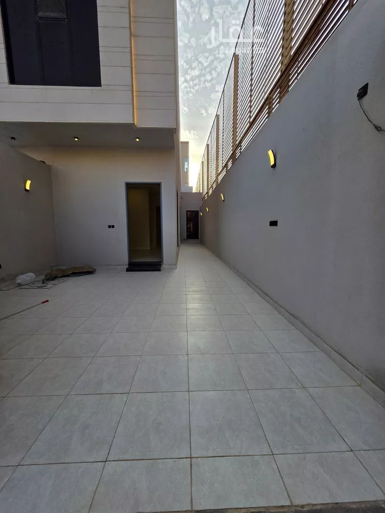 دور للبيع في شارع شمس الدين بن خلكان, حي الرمال, مدينة الرياض, منطقة الرياض صورة 2