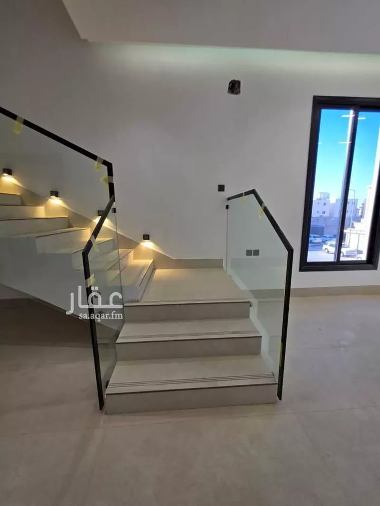 Floor for Sale in Riyadh Ar Rimal 6