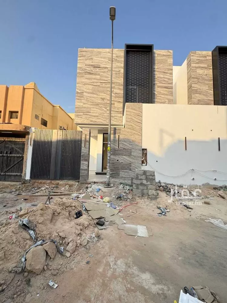 دور للبيع في شارع عبدالله الأنصاري, حي الخليج, مدينة الرياض, منطقة الرياض