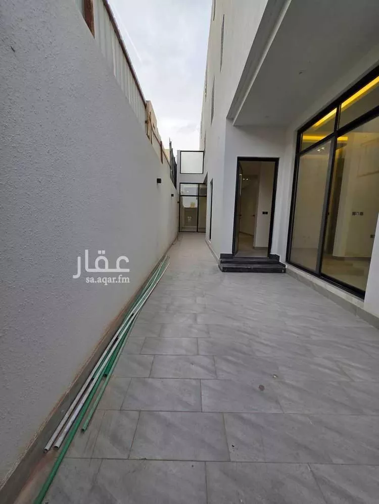 دور للبيع في شارع الوديان, حي إشبيلية, مدينة الرياض, منطقة الرياض صورة 2