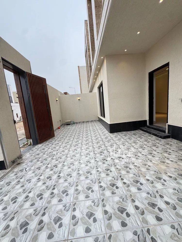 فيلا للبيع في شارع طارق بن أشيم, حي الرمال, مدينة الرياض, منطقة الرياض صورة 5