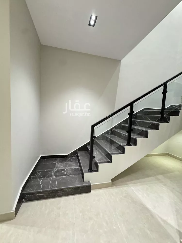 Floor for Sale in Riyadh Ar Rimal 8
