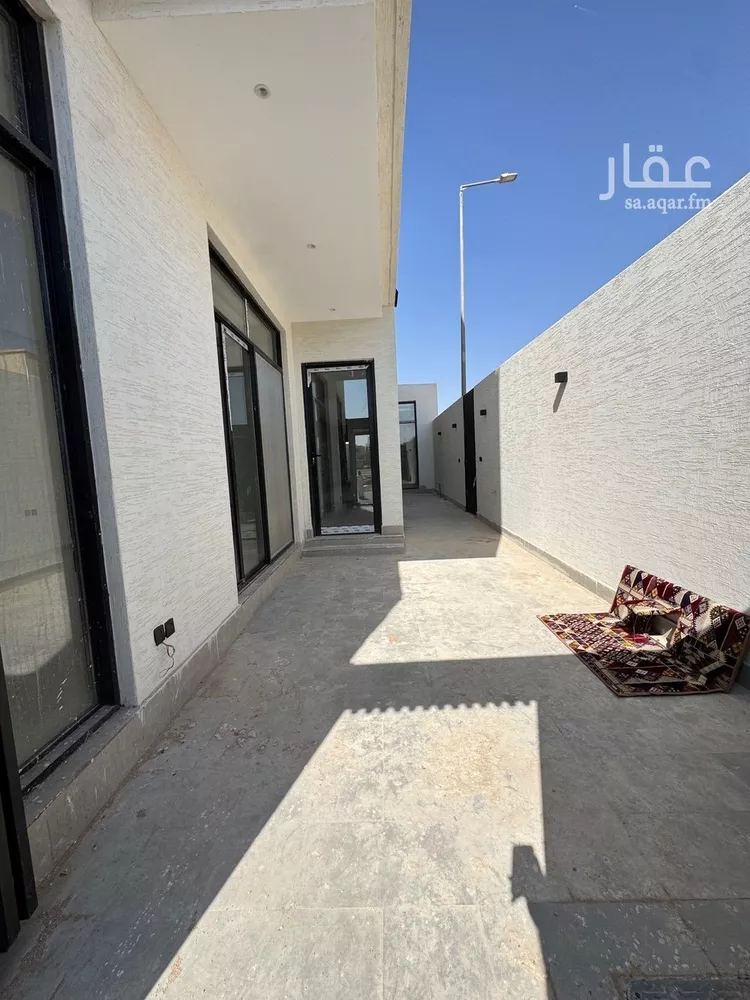 دور للبيع في شارع الوديان, حي إشبيلية, مدينة الرياض, منطقة الرياض صورة 3