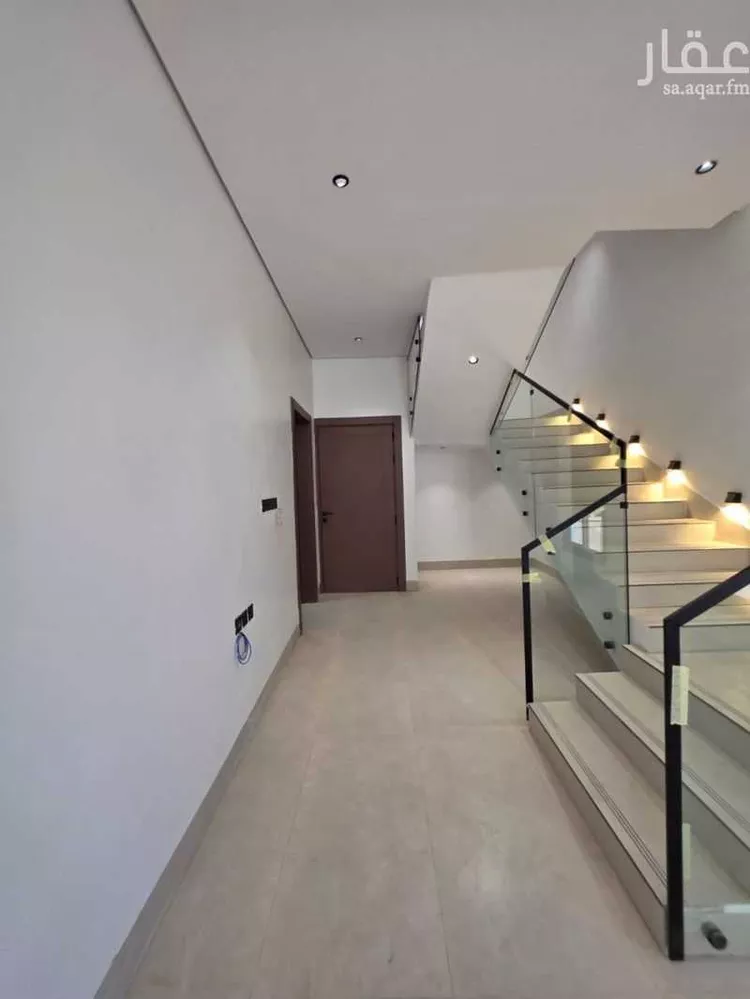 Floor for Sale in Riyadh Ar Rimal 7
