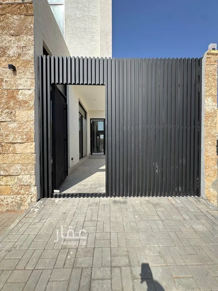 دور للبيع في شارع الوديان, حي إشبيلية, مدينة الرياض, منطقة الرياض صورة 2