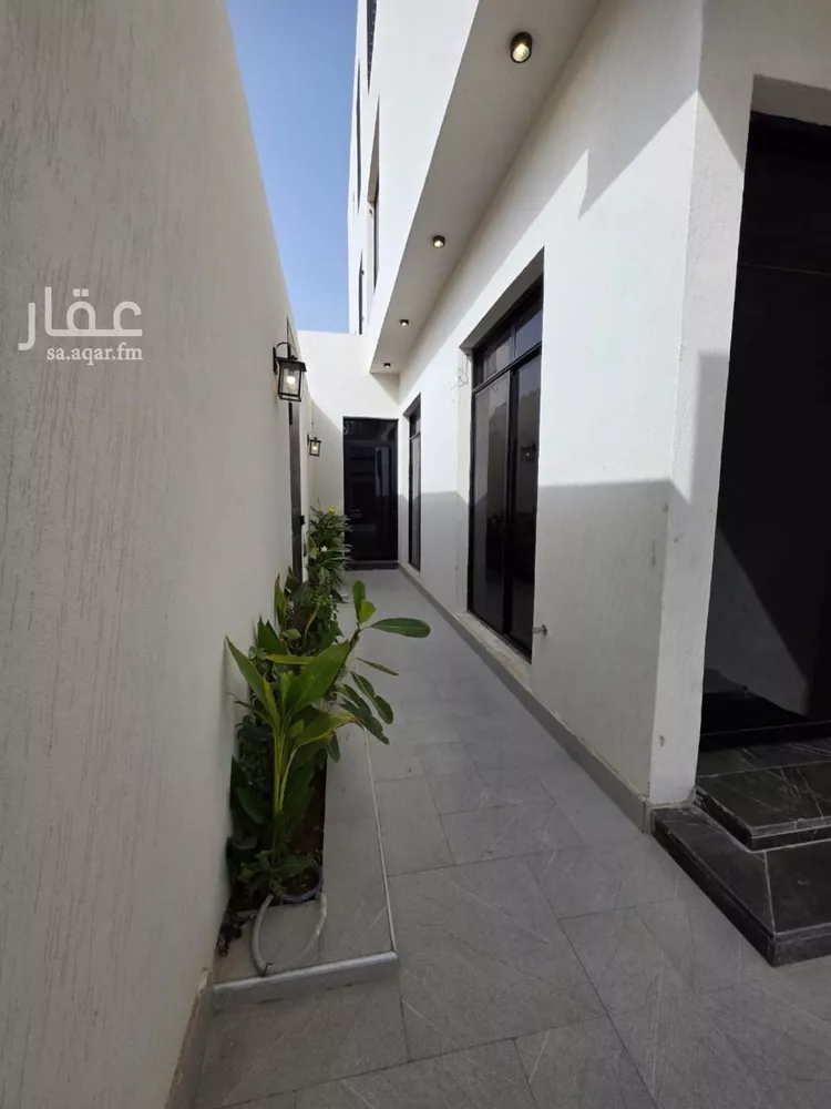 دور للبيع في شارع محمد بن مجاهد, حي المونسية, مدينة الرياض, منطقة الرياض صورة 4