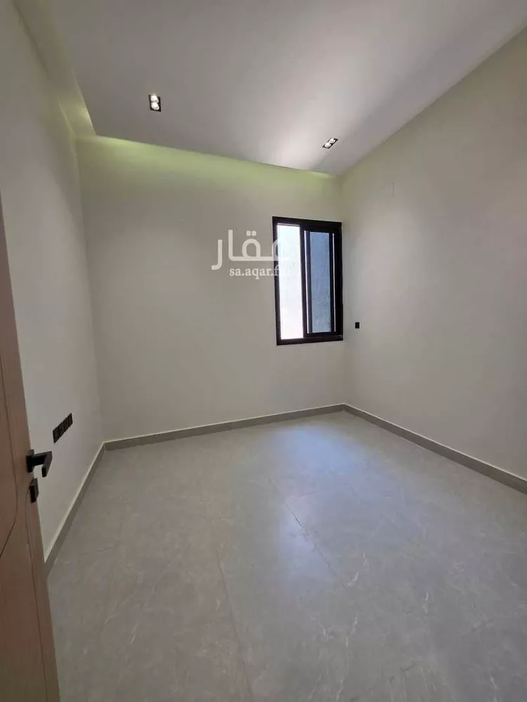 Floor for Sale in Riyadh King Faisal 11