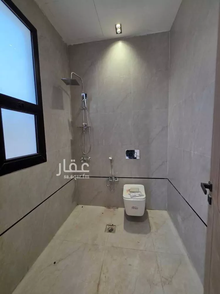 Floor for Sale in Riyadh King Faisal 14