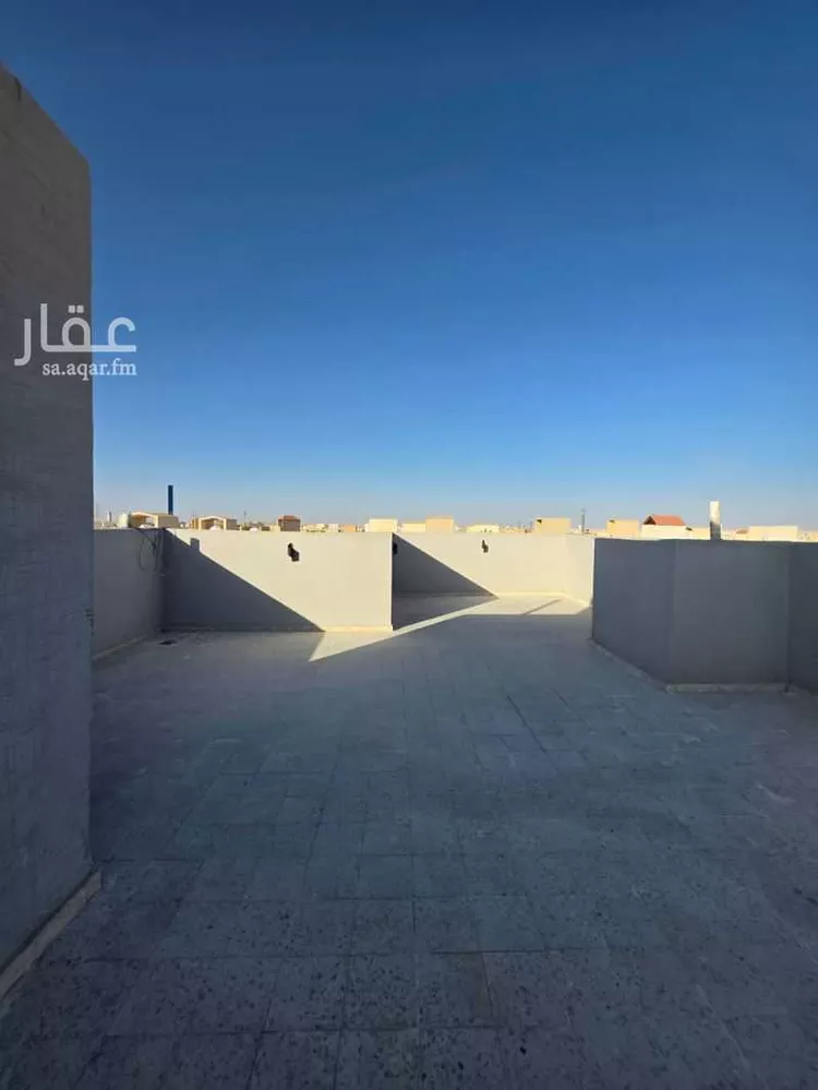 Floor for Sale in Riyadh Ar Rimal 21