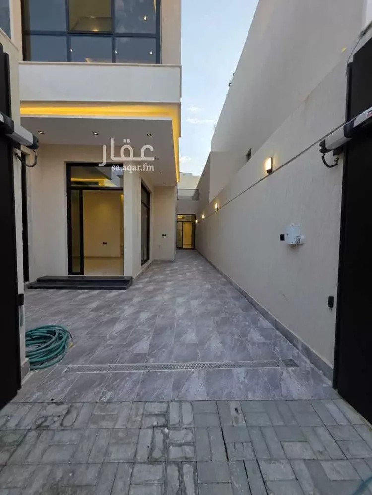 فيلا للبيع في شارع عبدالله الدملوجي, حي الملك فيصل, مدينة الرياض, منطقة الرياض صورة 2