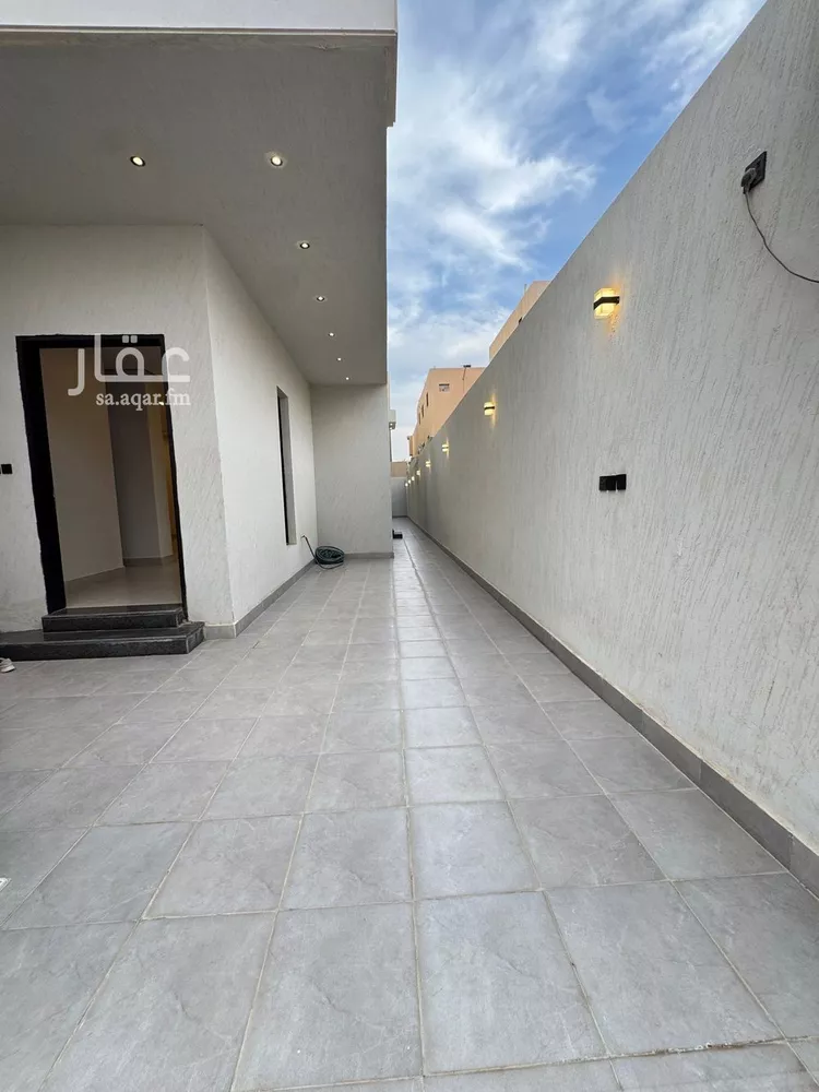 دور للبيع في شارع العجمة, حي الرمال, مدينة الرياض, منطقة الرياض صورة 4