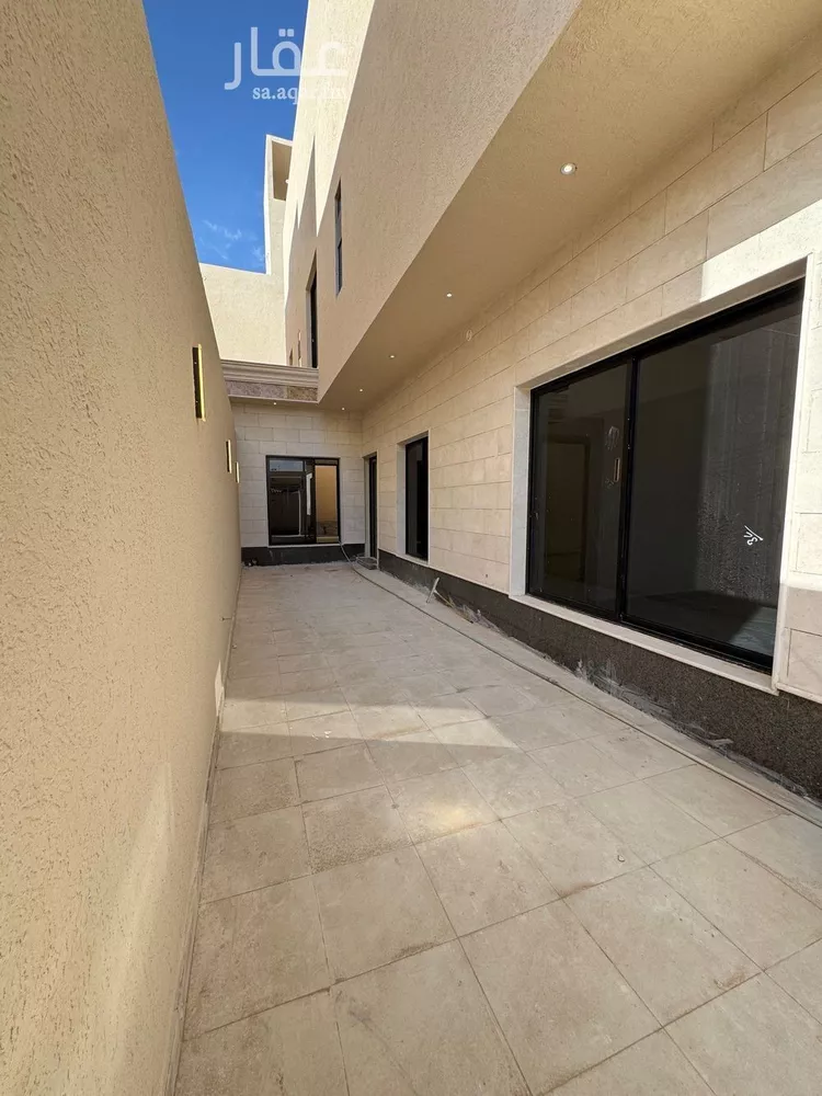 فيلا للبيع في شارع جبل المشايخ, حي القادسية, مدينة الرياض, منطقة الرياض صورة 5