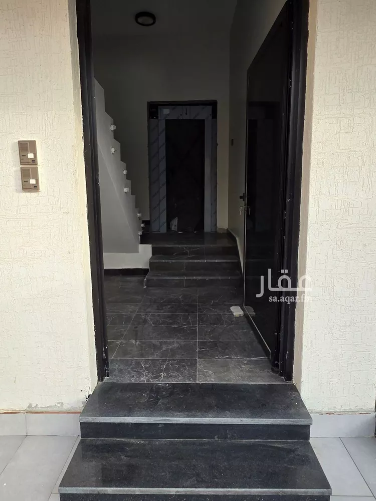 دور للبيع في شارع عاصم الكاتب, حي الملك فيصل, مدينة الرياض, منطقة الرياض صورة 2