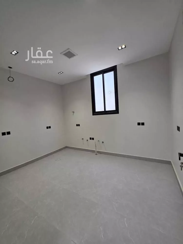 Floor for Sale in Riyadh King Faisal 9