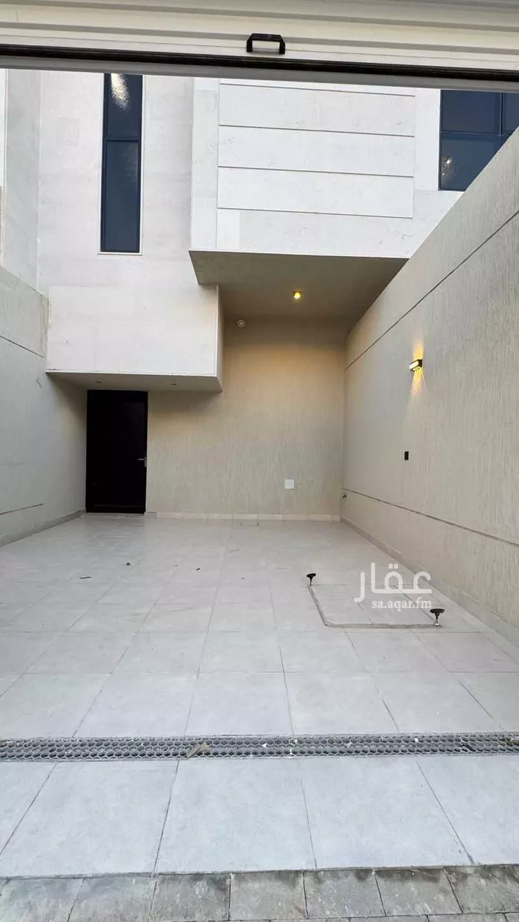 Floor for Sale in Riyadh Al Maizilah