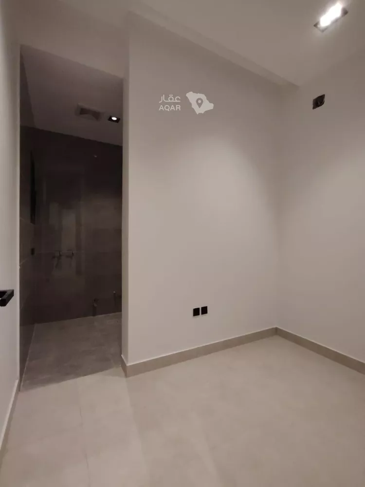 Floor for Sale in Riyadh Al Munsiyah 11