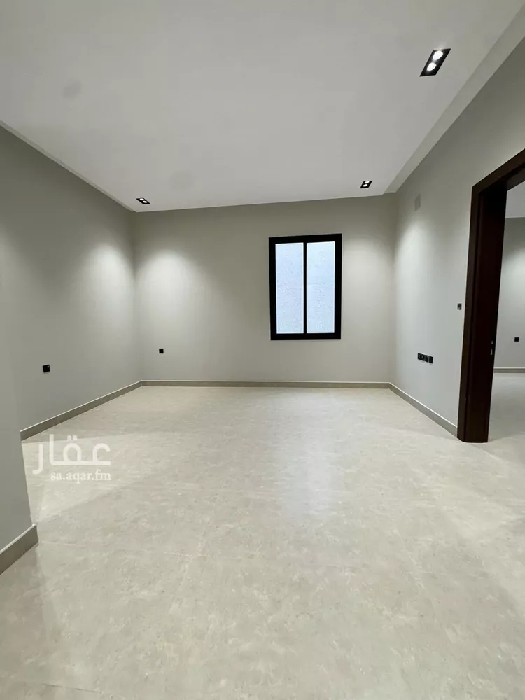 Floor for Sale in Riyadh Ar Rimal 14