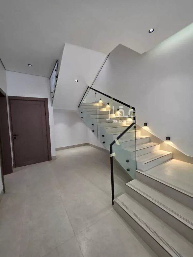 Floor for Sale in Riyadh Ar Rimal 9