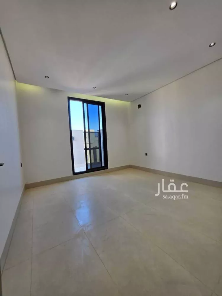 Floor for Sale in Riyadh Ar Rimal 16