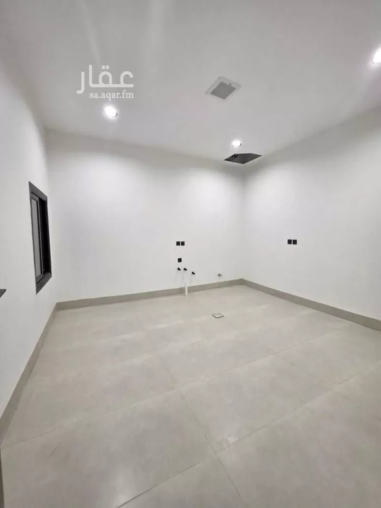 دور للبيع في شارع فهد المارك, حي الرمال, مدينة الرياض, منطقة الرياض 11
