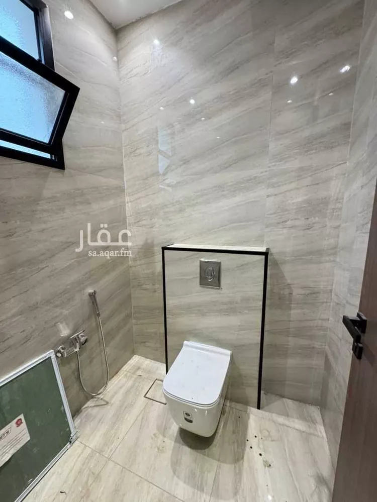 فيلا للبيع في شارع أبي الكرم العكبري, حي المونسية, مدينة الرياض, منطقة الرياض 10