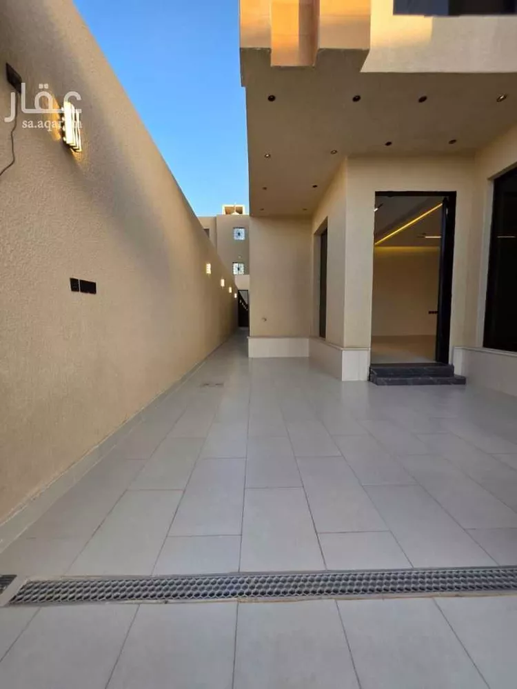 فيلا للبيع في شارع جبل المدار, حي القادسية, مدينة الرياض, منطقة الرياض صورة 2
