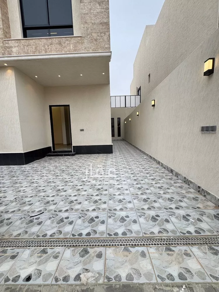 فيلا للبيع في شارع طارق بن أشيم, حي الرمال, مدينة الرياض, منطقة الرياض صورة 3