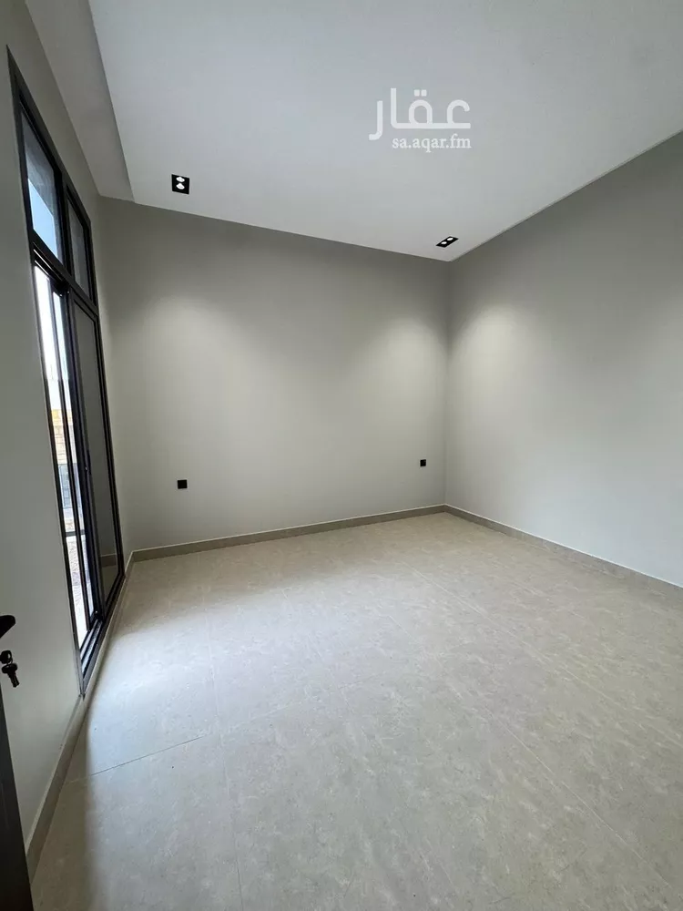 Floor for Sale in Riyadh Ar Rimal 11