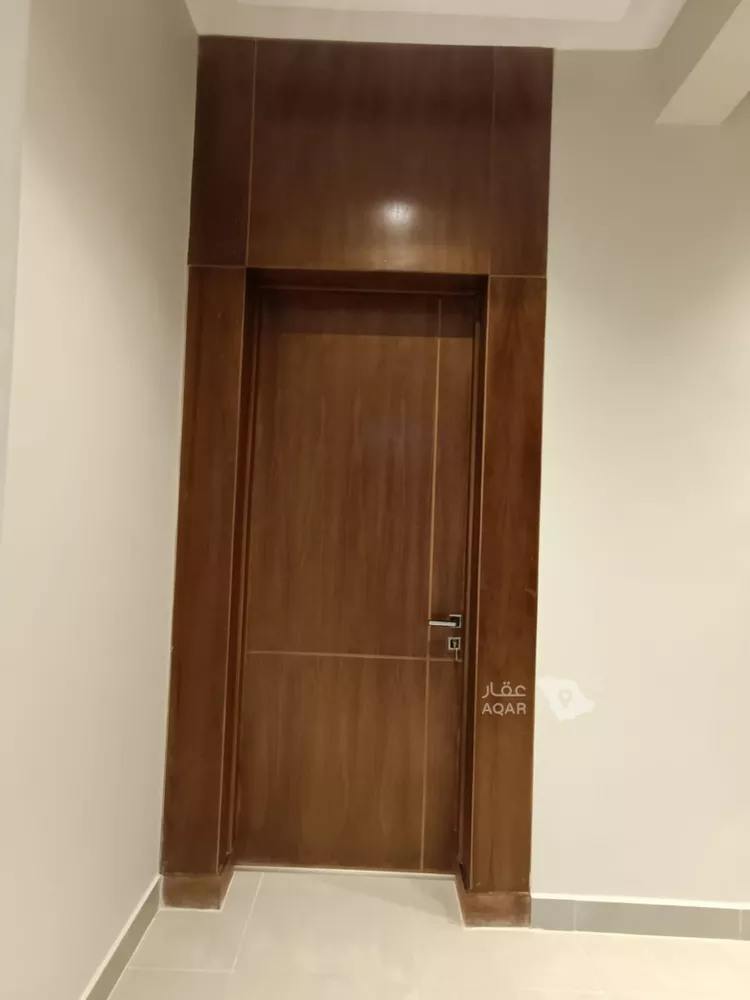 Floor for Sale in Riyadh Al Yarmouk 6