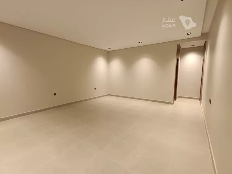 Floor for Sale in Riyadh Al Yarmouk 15