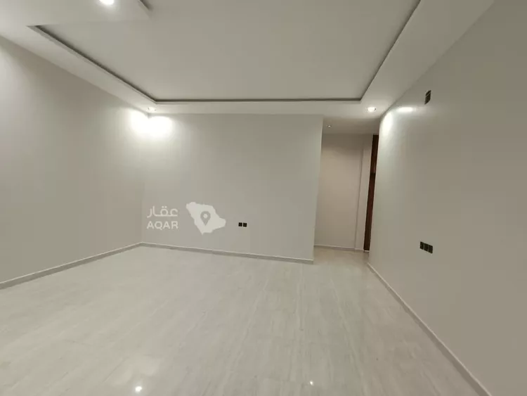Floor for Sale in Riyadh Al Qadisiyah 12