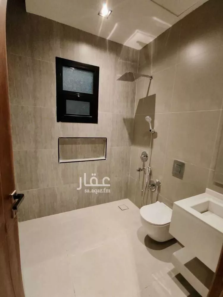 Floor for Sale in Riyadh Al Yarmouk 7